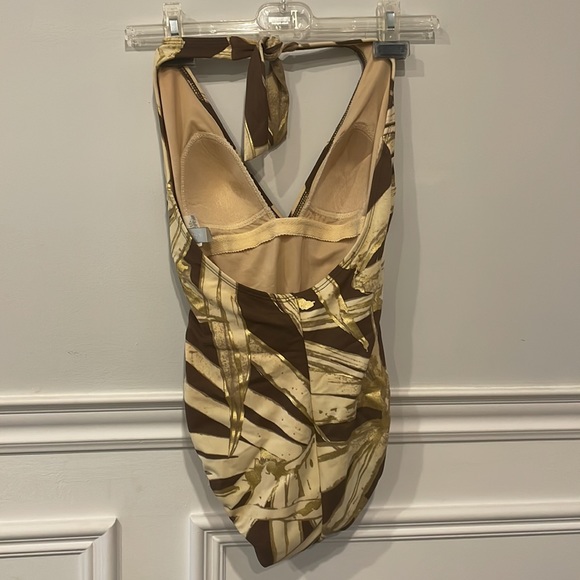 One piece swimsuit - Picture 2 of 2